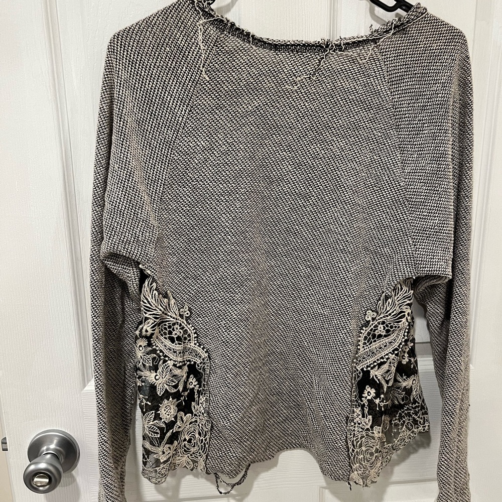 Embroidered Sweater✨ - Picture 8 of 10